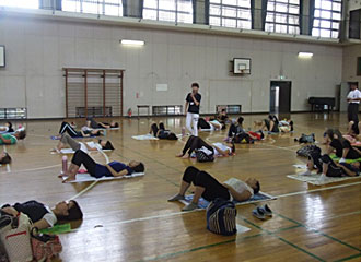 中村由起子先生のセルフ骨盤矯正エクササイズ写真５６